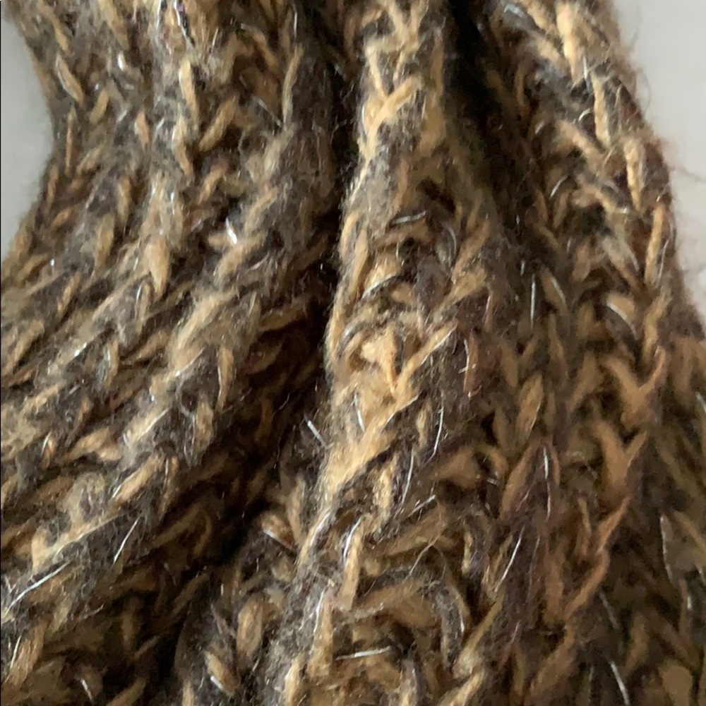 Scarf - Picture 2 of 3